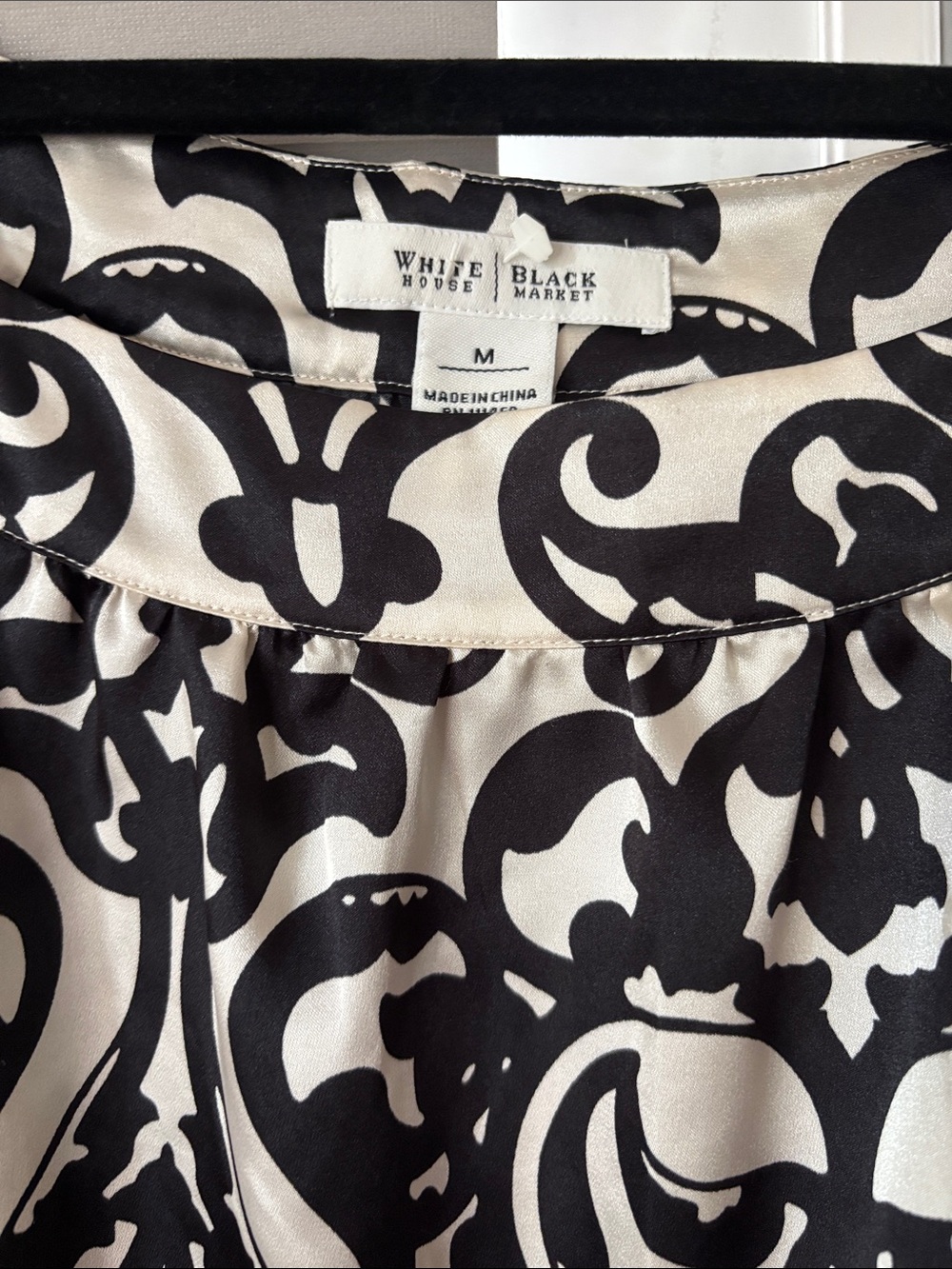 White House Black Market Black & White Patterned Puff-Sleeve Blouse - Picture 2 of 3